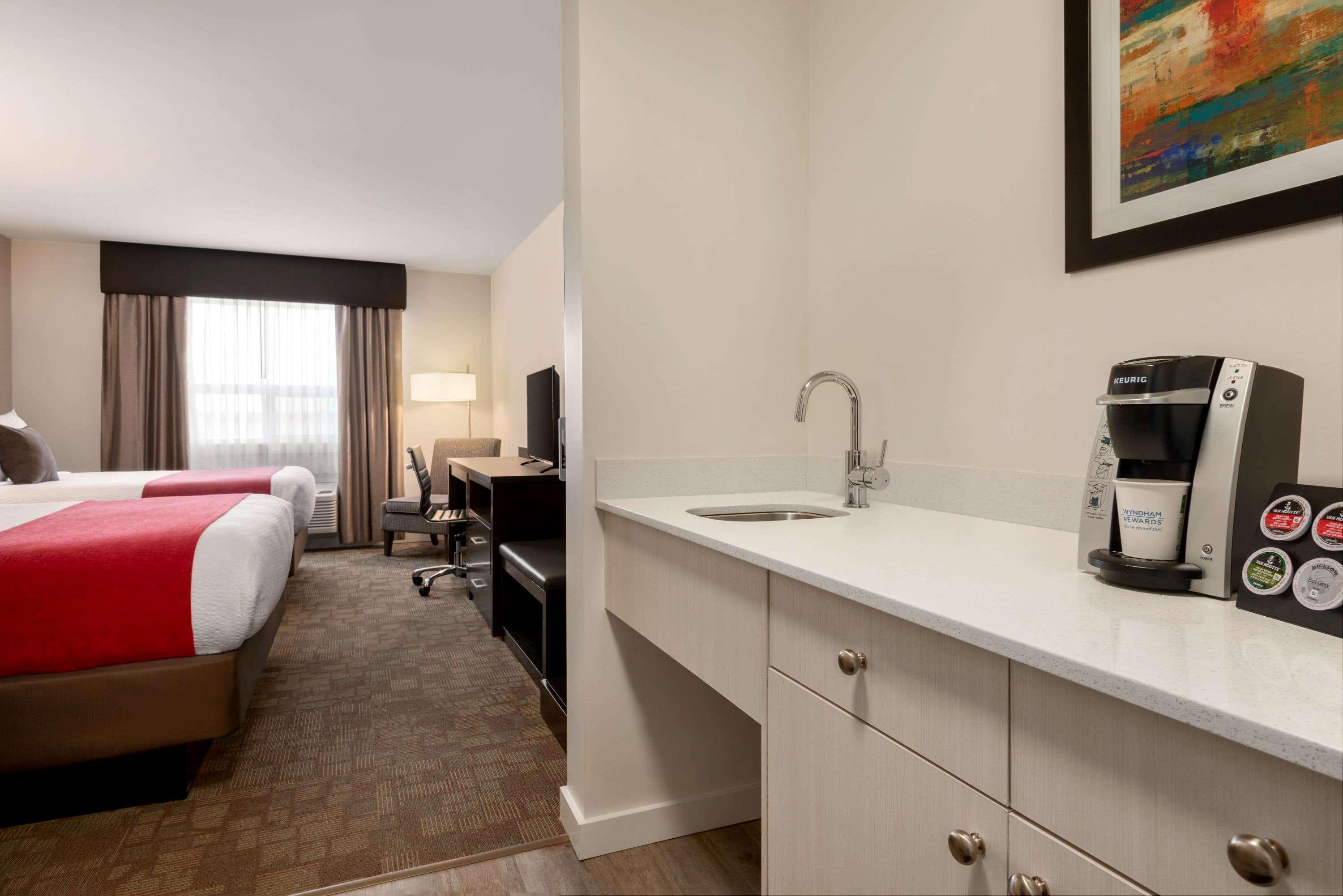 Days Inn By Wyndham 100 Mile House Eksteriør bilde